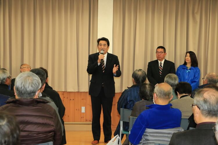 阿弥陀での演説会にて演説中の竹内よしのり県議