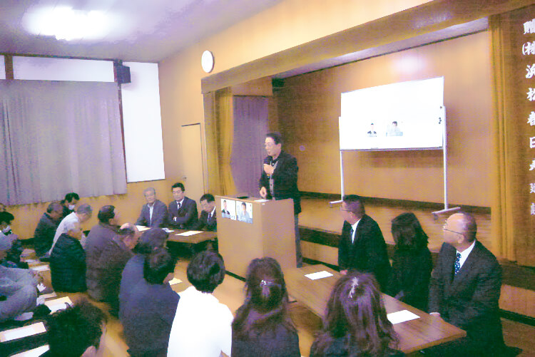 早出での演説会にて4