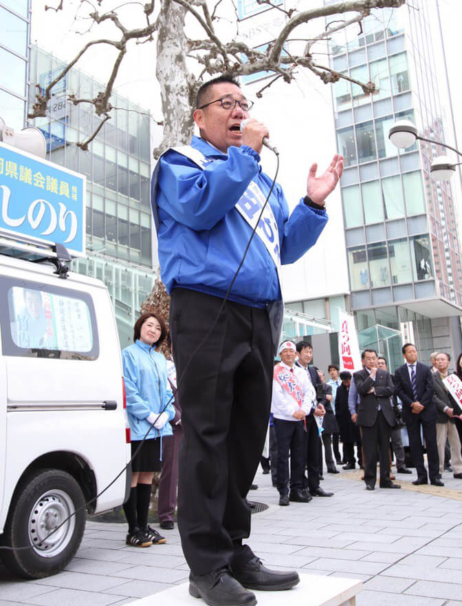 JR浜松駅前にて演説する井田ひろやす3