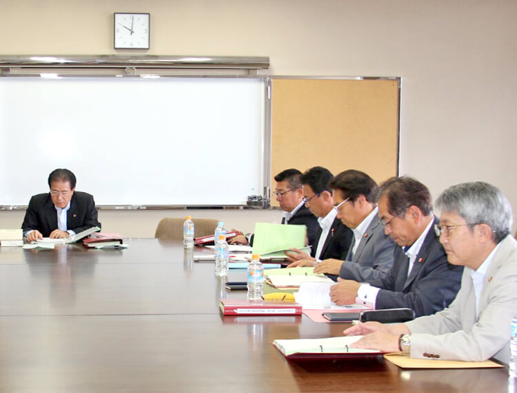 会派新人議員勉強会に参加する井田ひろやす01