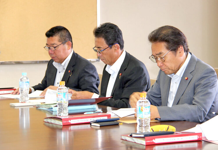会派新人議員勉強会に参加する井田ひろやす02