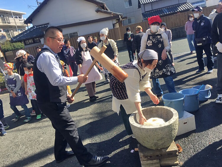 上島東の餅つき大会の様子1