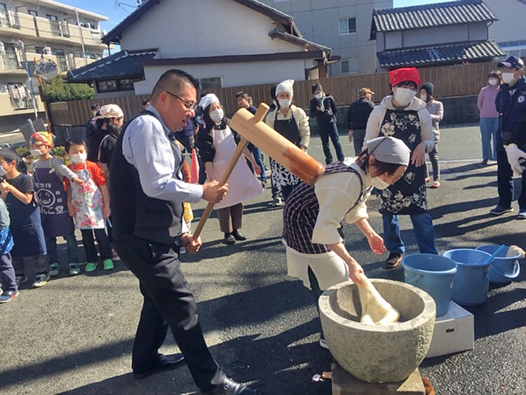 上島東の餅つき大会の様子2