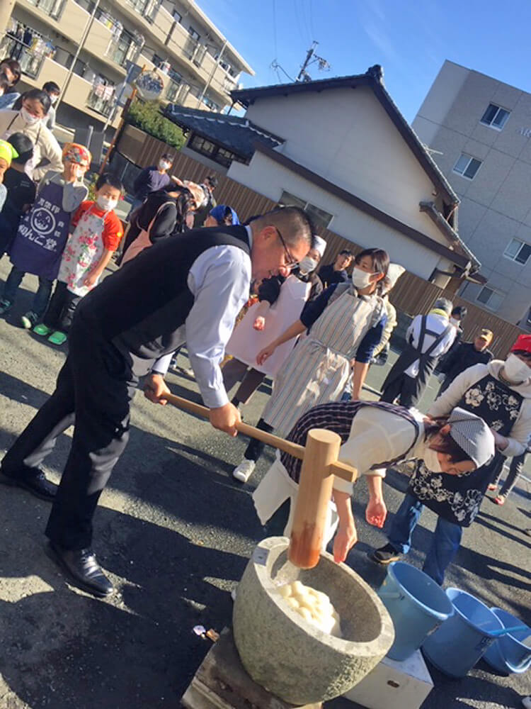 上島東の餅つき大会の様子4