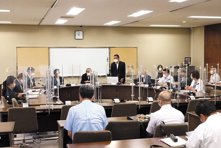 大型公共施設建設調査特別委員会の様子