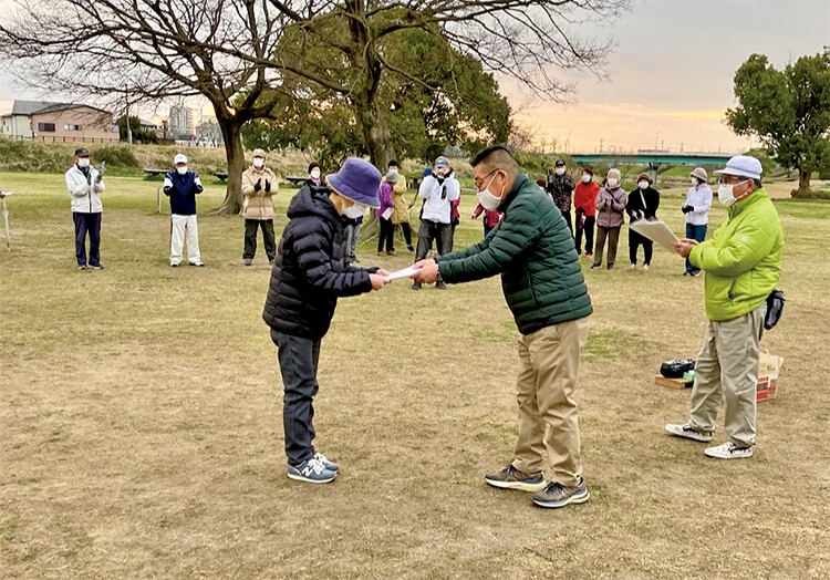 上島親水公園ラジオ体操会表彰式の様子02