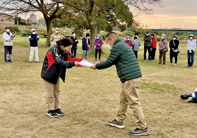 上島親水公園ラジオ体操会表彰式の様子03