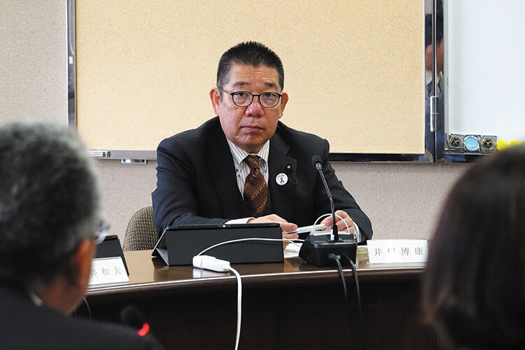 2月補正予算審議の様子01
